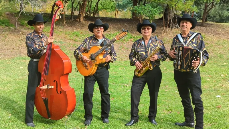 Norteños Con Sax en Riverside CA