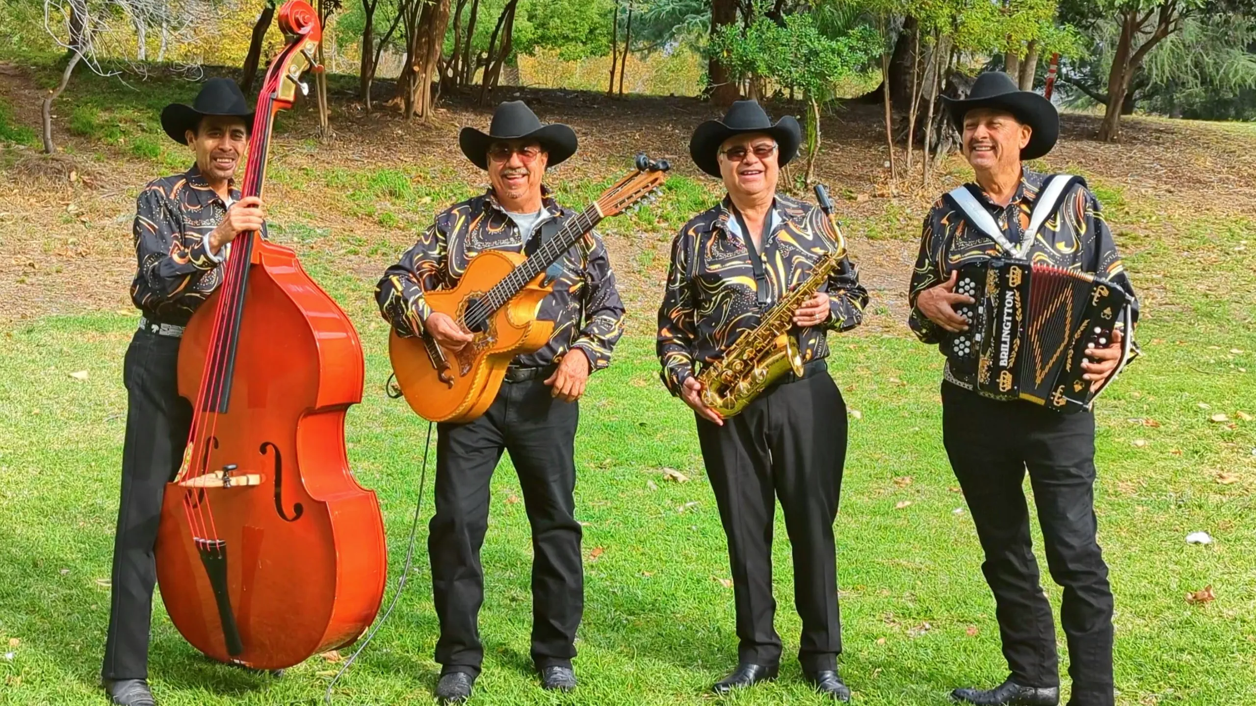 Norteños con Sax y Tololoche en Fresno County, California